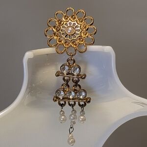 Goldtone and Pearl Drop Brooch